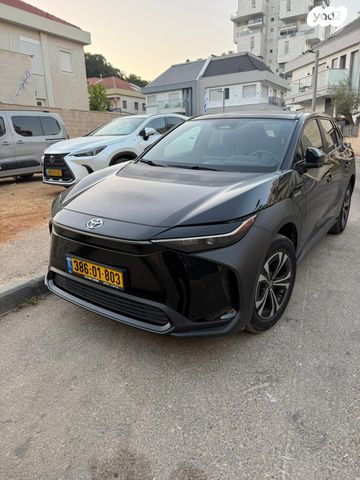 טויוטה bZ4X