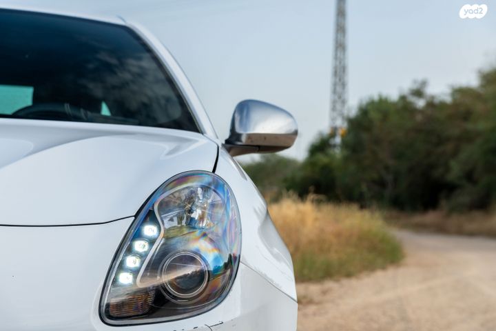 אלפא רומיאו ג'ולייטה