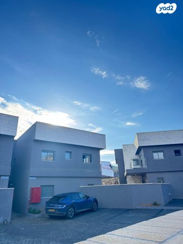 דו משפחתי, ניצנים 4, אלקנה, אלקנה