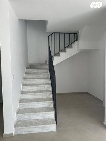 דו משפחתי, ניצנים 4, אלקנה, אלקנה