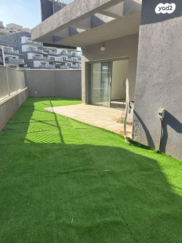 דו משפחתי, ניצנים 4, אלקנה, אלקנה