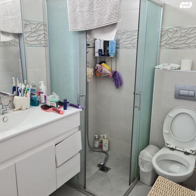 דירה, השיטה 32, צמח השדה, מעלה אדומים