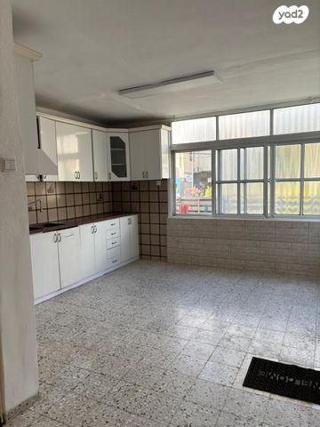 דירה, מעלה חוני המעגל 54, שאר העיר, חצור הגלילית