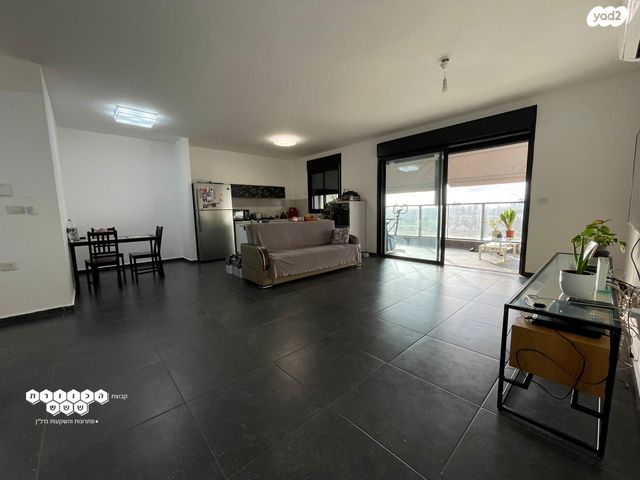 דירה, נאות שמיר, רמלה