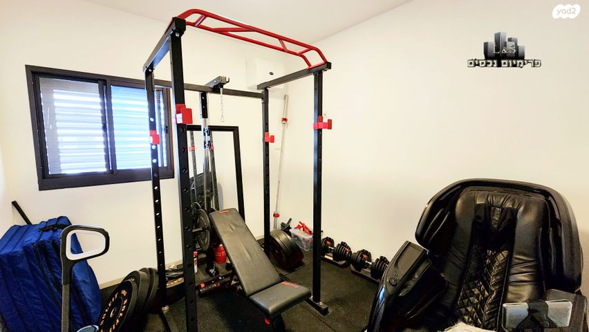 גג/ פנטהאוז, שמעון פרס/ האצטדיון, נהריה