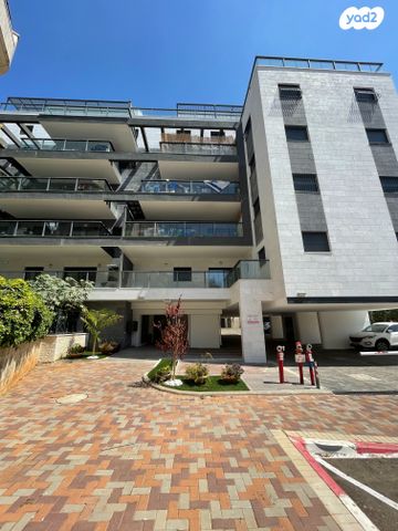 נחמיה עמינוח 