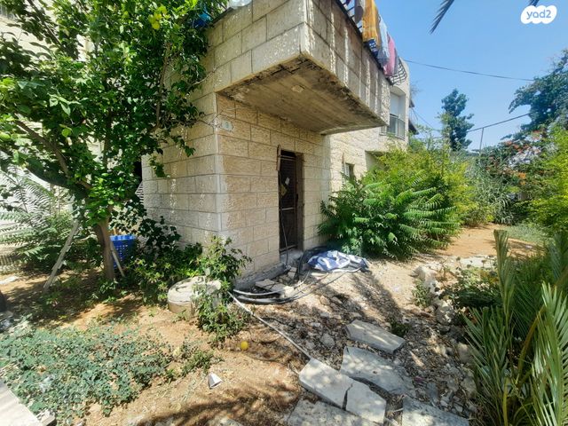 דו משפחתי, רבי סעדיה גאון, מבשרת ציון