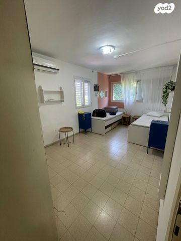 דירה, מעפילי אגוז, נווה חן, תל אביב יפו