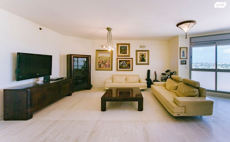 דירה, רמות מנחם, הוד השרון