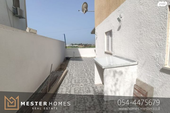 דירת גן, האלון, בני עי"ש