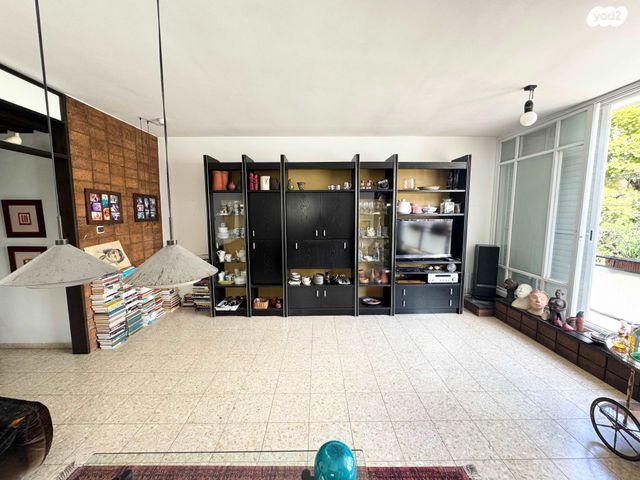 דירה, סמטת הבאר, שכונת חשמונאים, מרכז העיר א, רמת גן