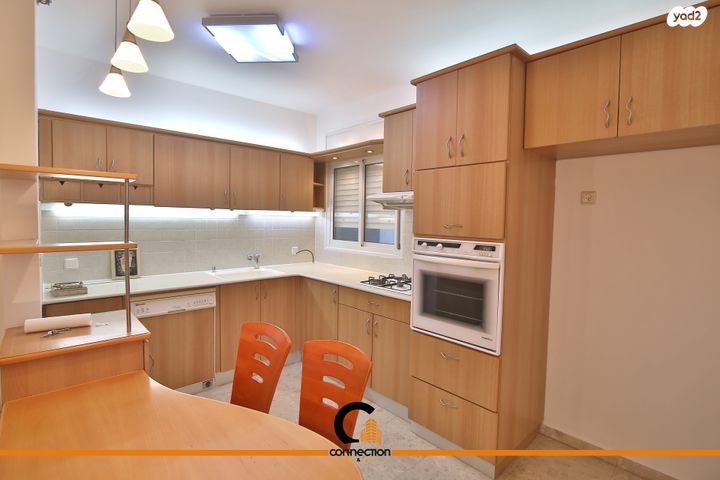 גג/ פנטהאוז, יצחק בן צבי, נווה גנים, קרית מוצקין