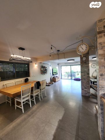 בית פרטי/ קוטג', גבעת הסלעים, ראש העין