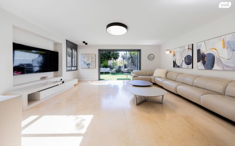 בית פרטי/ קוטג', מתחם 19 - 20 (מתחם הפרחים), הוד השרון