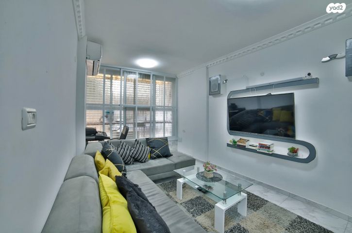 דירה, משה שרת 14, לב העיר, בת ים