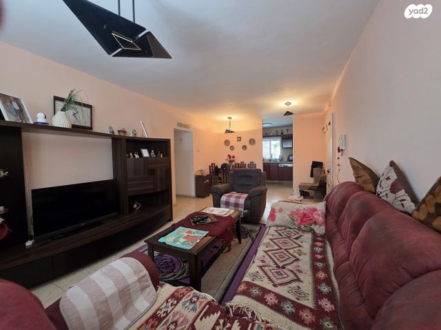 דירה, הרב עובדיה יוסף, קרית גת