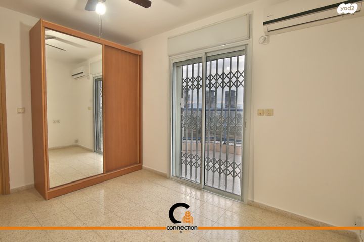 גג/ פנטהאוז, יצחק בן צבי, נווה גנים, קרית מוצקין