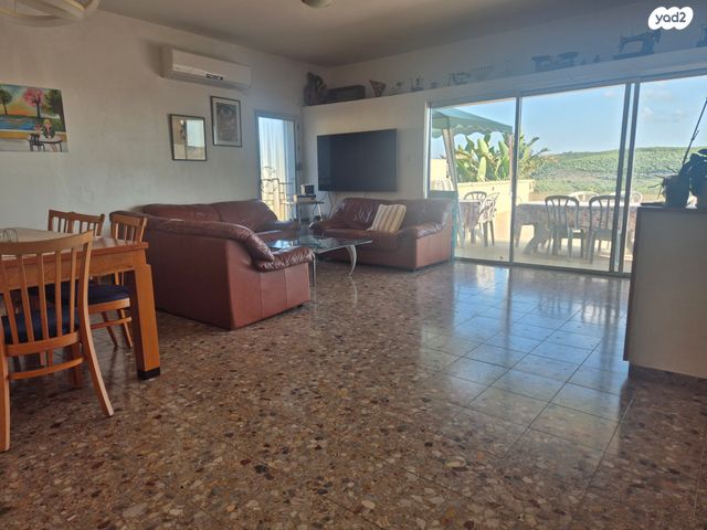 דו משפחתי, שארית הפליטה, הוד הכרמל, דניה, חיפה