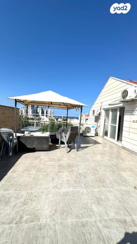 דופלקס, אירוס הארגמן, גבעת האירוסים, נתניה