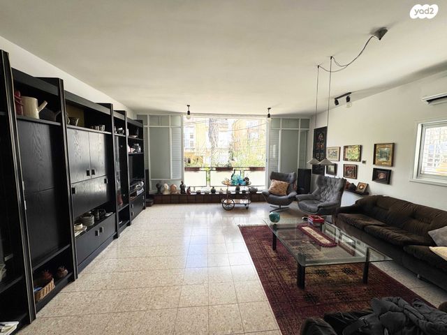 דירה, סמטת הבאר, שכונת חשמונאים, מרכז העיר א, רמת גן