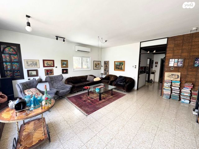 דירה, סמטת הבאר, שכונת חשמונאים, מרכז העיר א, רמת גן