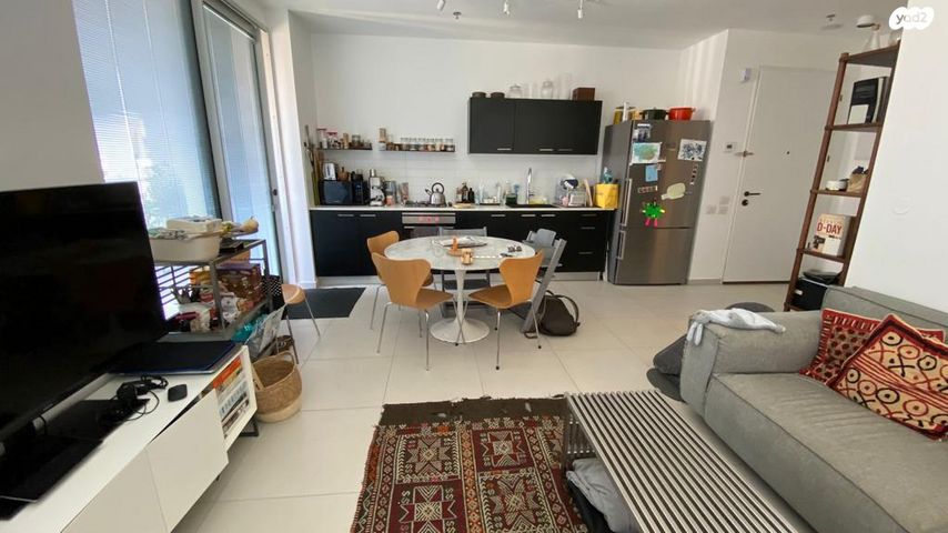 דירה, גרציאני יצחק, גני שרונה, קרית הממשלה, תל אביב יפו