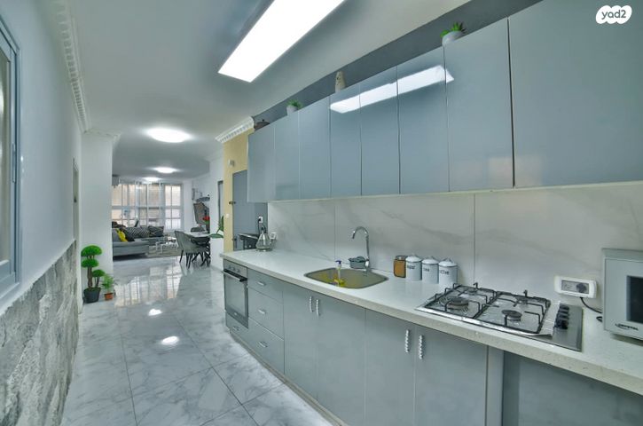 דירה, משה שרת 14, לב העיר, בת ים