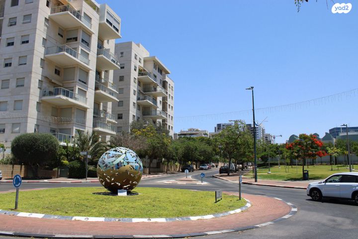 חיים הרצוג 1