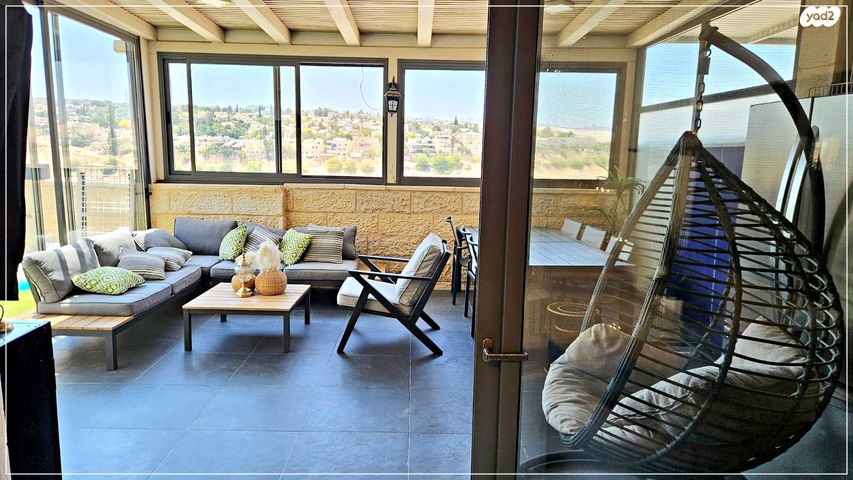 דירת גן, הגיר, נופי סלע, מעלה אדומים