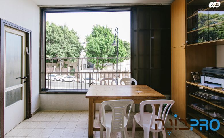 דירה, בנימין, ג' / מרכז מזרח העיר, רחובות