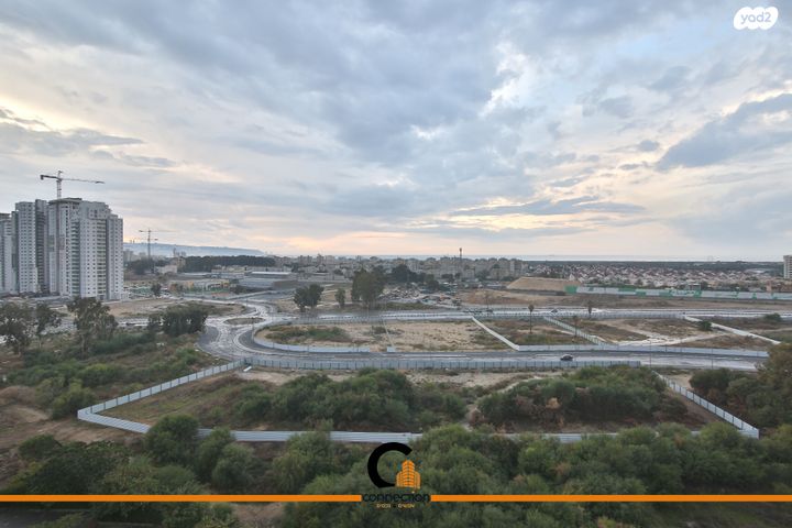 גג/ פנטהאוז, יצחק בן צבי, נווה גנים, קרית מוצקין