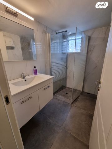 דירה, דרך עכו חיפה, מרכז העיר, סביניה, הוותיקה, קרית ביאליק