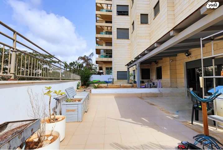 דירת גן, בני בנימין, נתניה