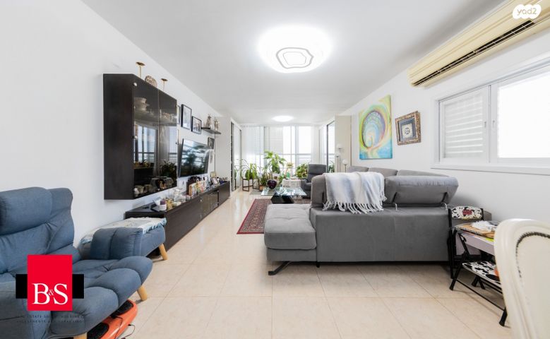 שדרות בנימין 28