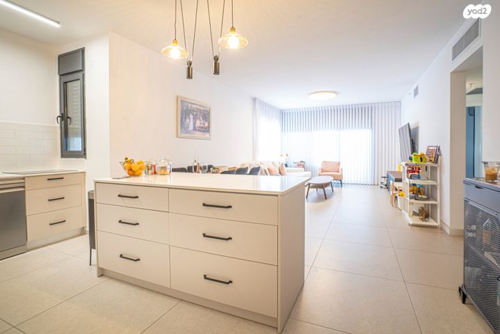 דירה, הוד השרון