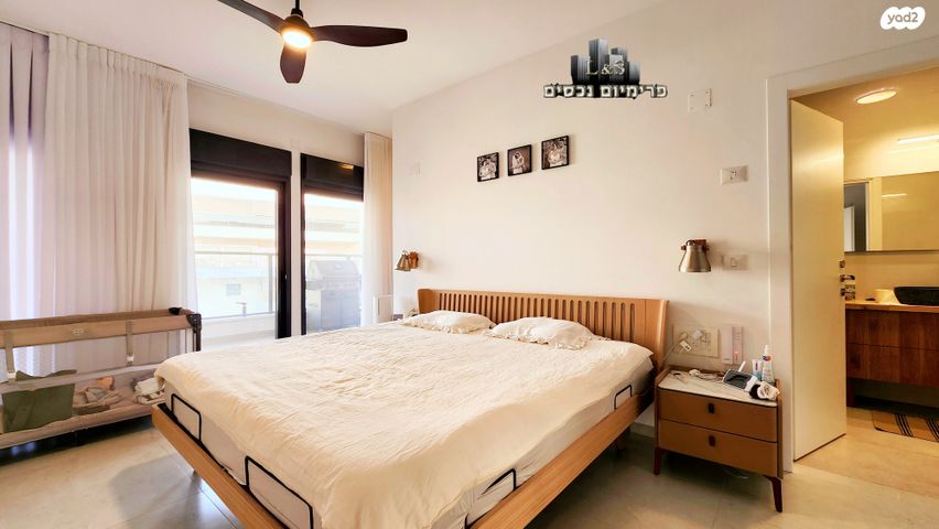 גג/ פנטהאוז, שמעון פרס/ האצטדיון, נהריה