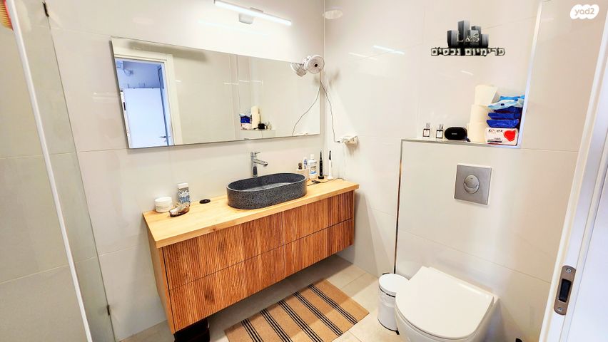 גג/ פנטהאוז, שמעון פרס/ האצטדיון, נהריה