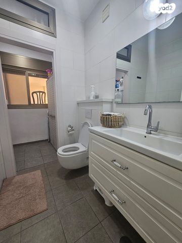 דירה, אהוד מנור, הכרם ב, עכו