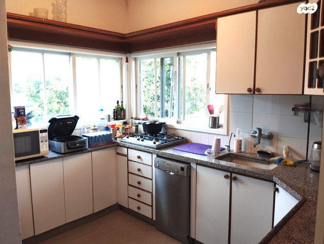 דירה, נווה עודד, בנימינה גבעת עדה