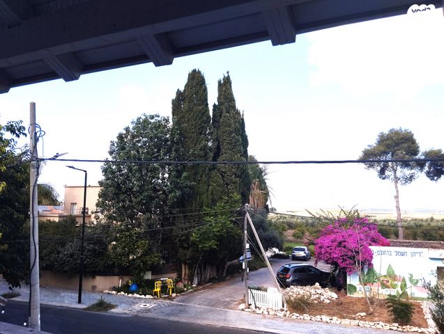 דירה, נווה עודד, בנימינה גבעת עדה