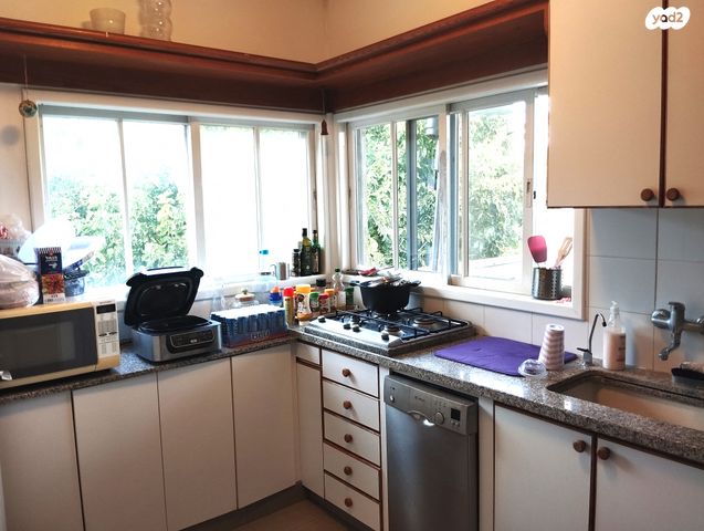 דירה, נווה עודד, בנימינה גבעת עדה