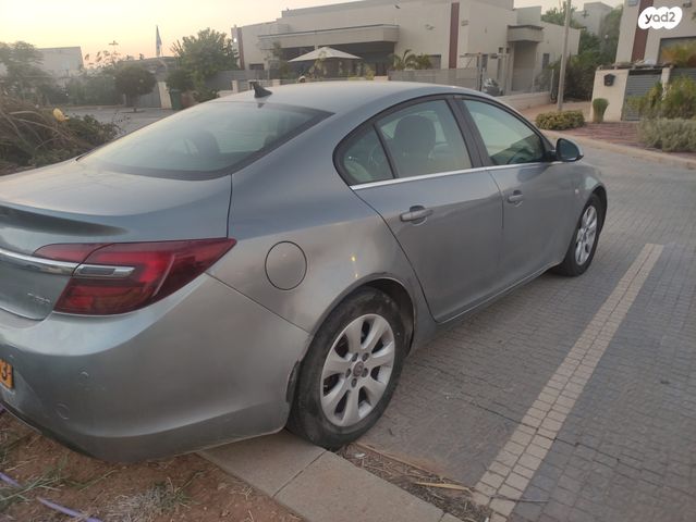 מודעת רכב אופל אינסיגניה