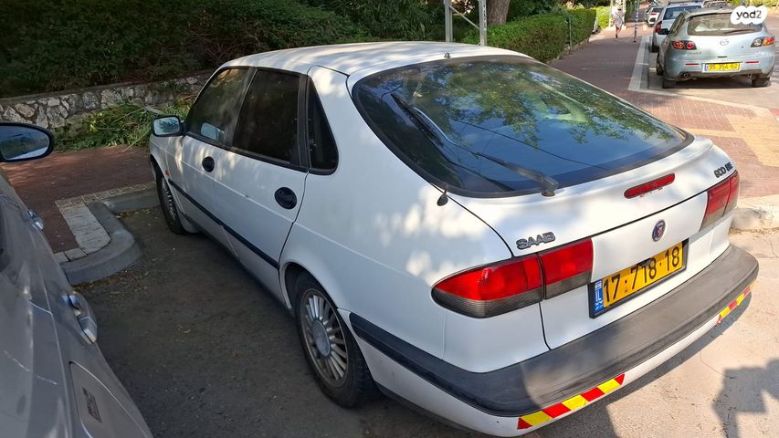 סאאב 900
