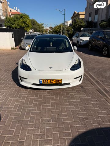 מודעת רכב טסלה מודל 3