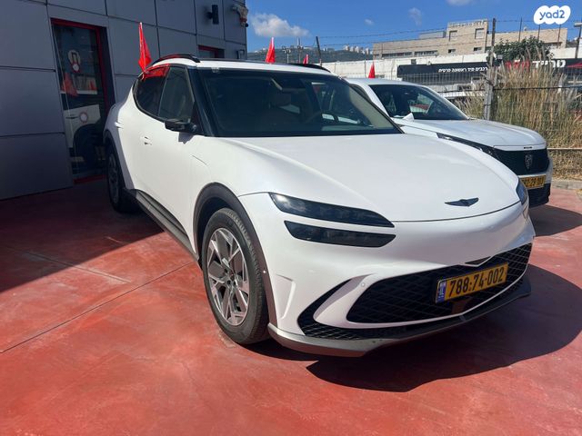 מודעת רכב ג'נסיס GV60