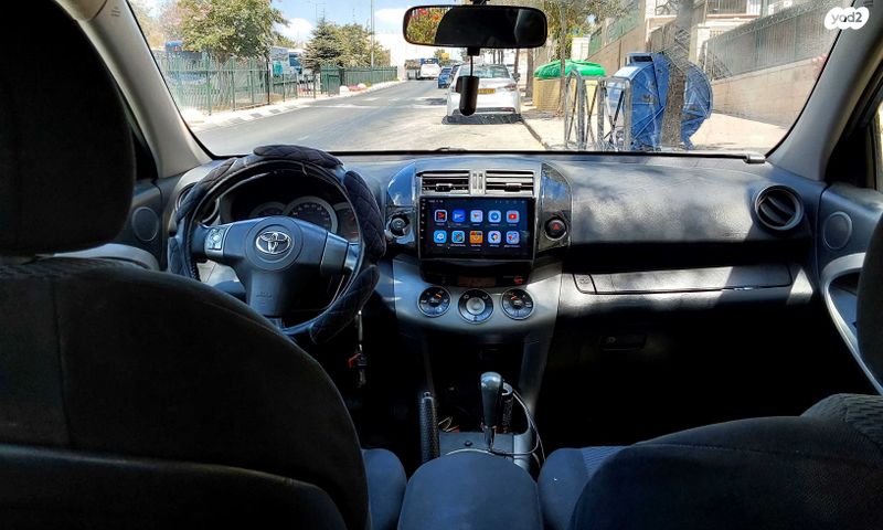 טויוטה RAV4