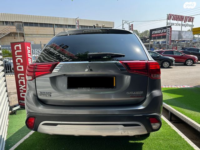 מיצובישי אאוטלנדר