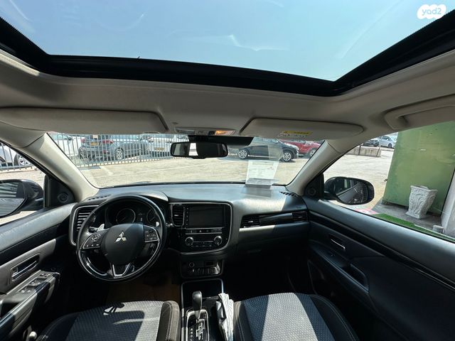 מיצובישי אאוטלנדר