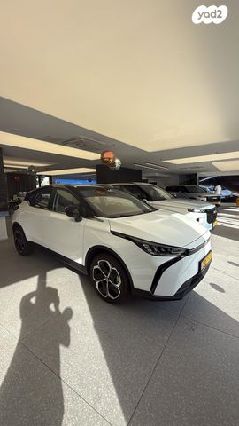 מודעת רכב ג׳ילי Geometry C