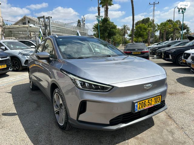 מודעת רכב ג׳ילי Geometry C